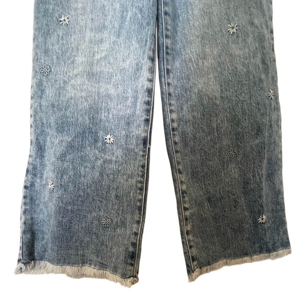 Cat & Jack Kids Light Blue Embroidered Flower Cotton Stretch Wide Leg Jeans 8